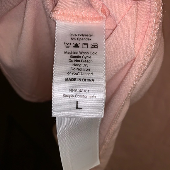 🆕 A Touch of Class Pink V-Neck Tank - Picture 5 of 6